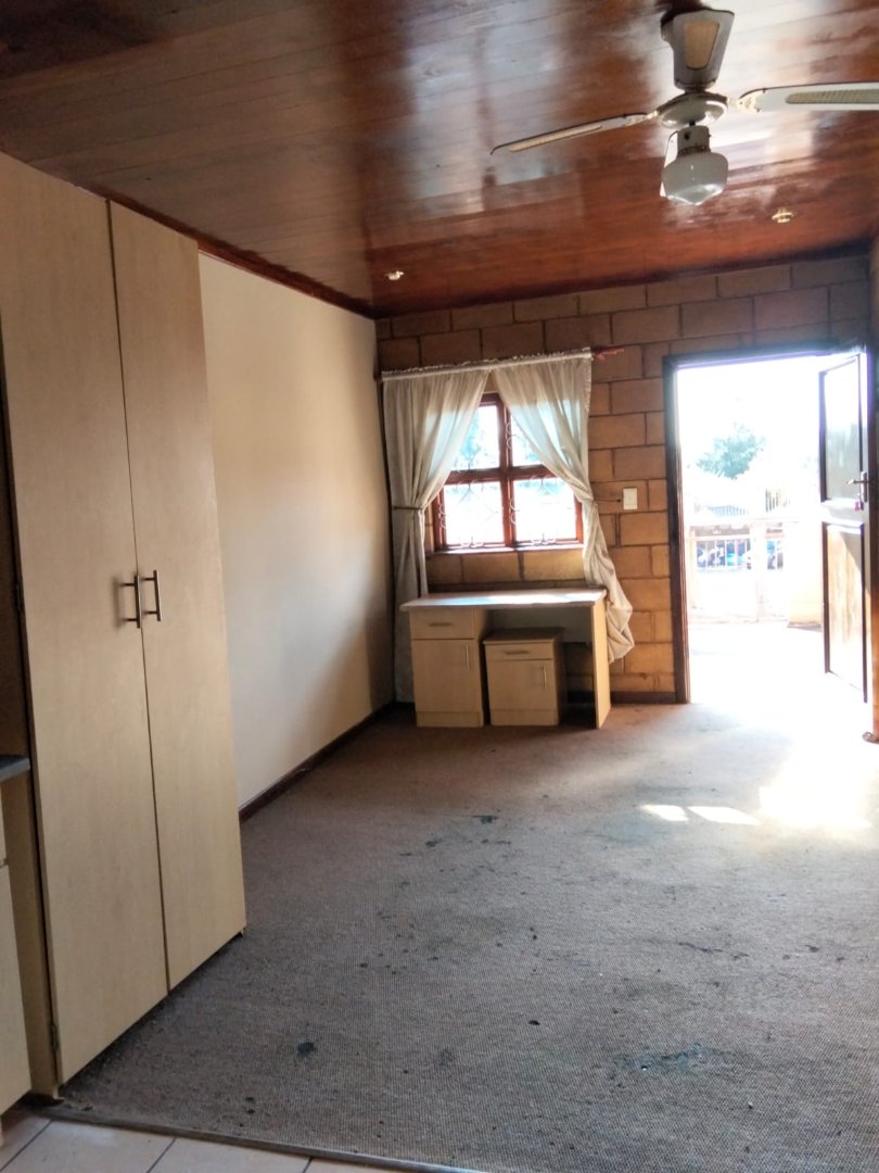 1 Bedroom Property for Sale in Brandwag Free State